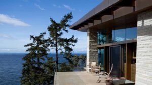 Minimalist Estate Design: New Luxury